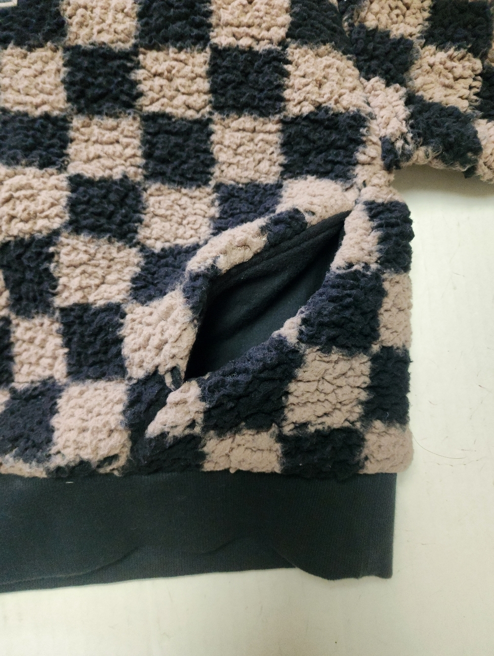 VS PINK Sweatshirt - Picture 5 of 8